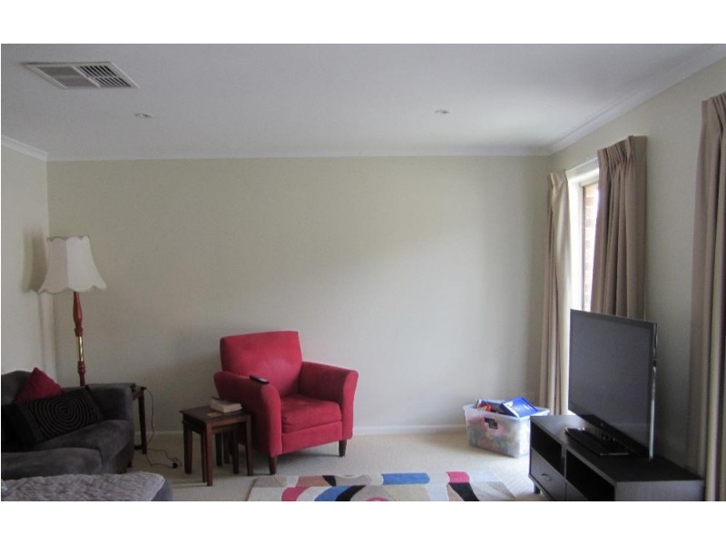 2/406 Halehaven Crescent, Lavington NSW 2641