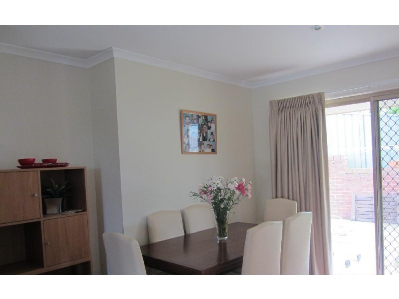 2/406 Halehaven Crescent, Lavington NSW 2641