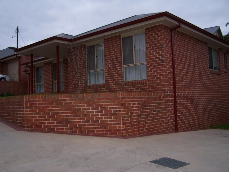2/406 Halehaven Crescent, Lavington NSW 2641