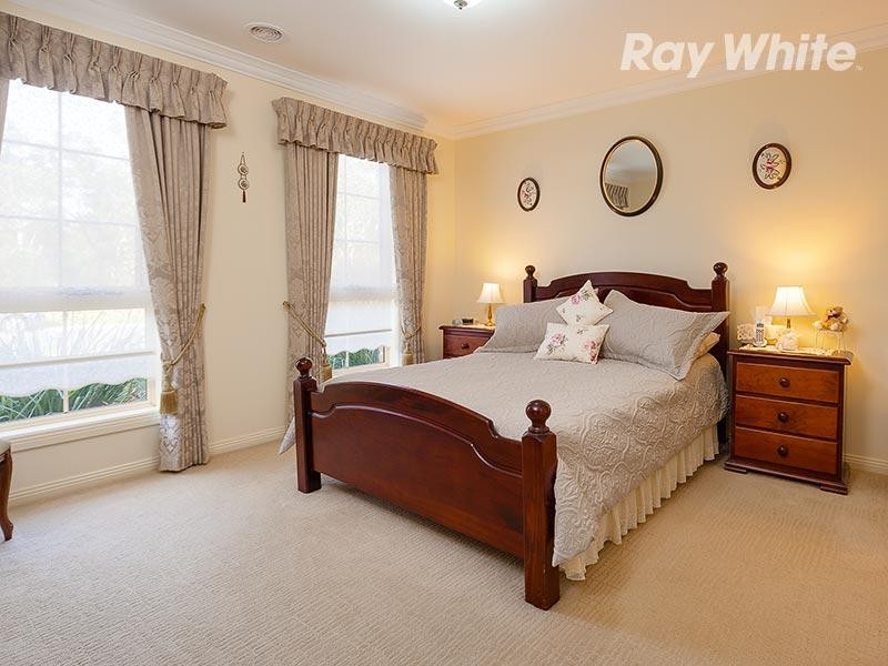 4 Emily Court, Howlong NSW 2643