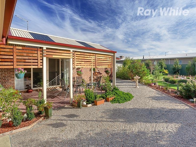 4 Emily Court, Howlong NSW 2643
