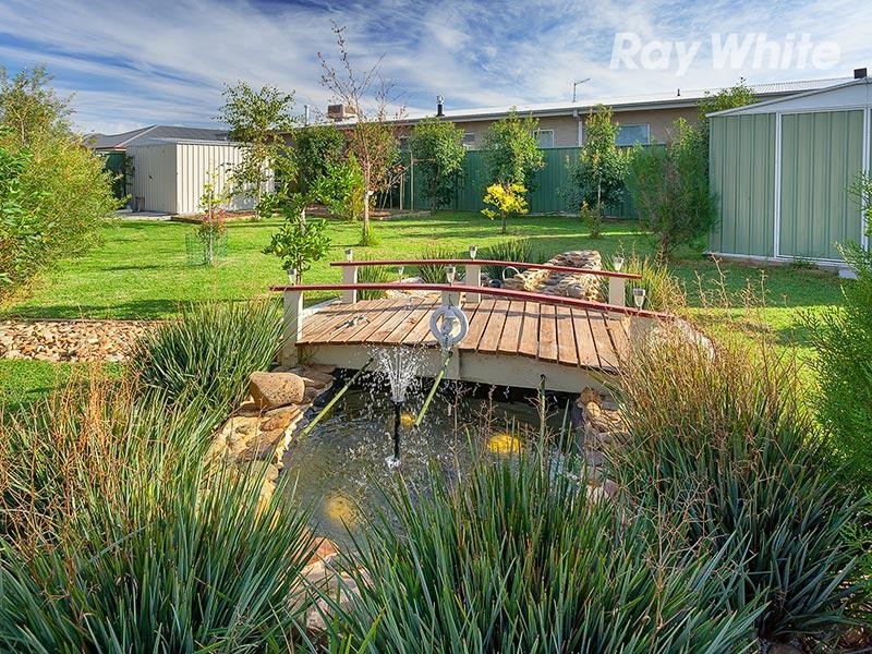 4 Emily Court, Howlong NSW 2643