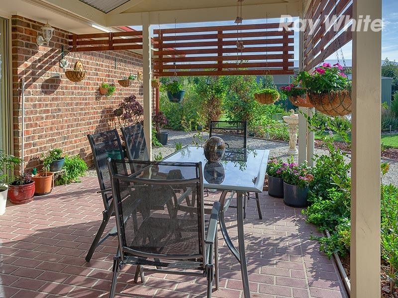 4 Emily Court, Howlong NSW 2643