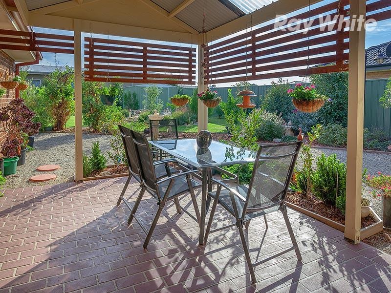 4 Emily Court, Howlong NSW 2643