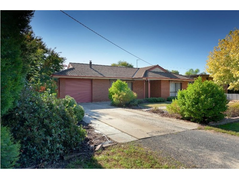 73 Wood Street, Jindera NSW 2642