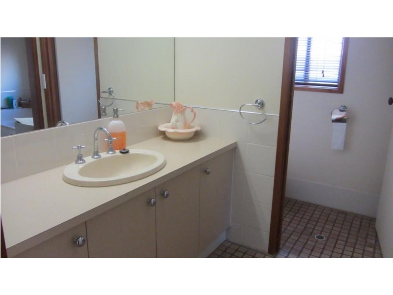 73 Wood Street, Jindera NSW 2642