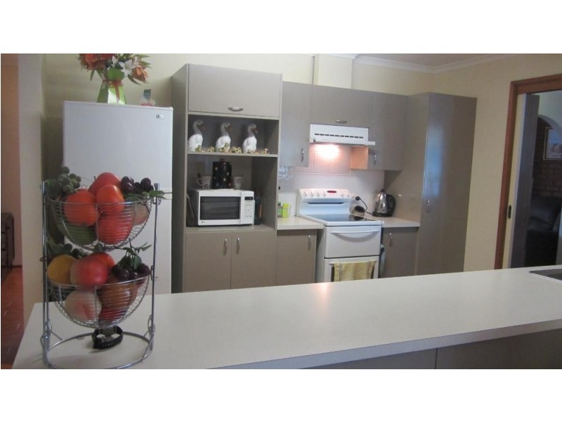 73 Wood Street, Jindera NSW 2642