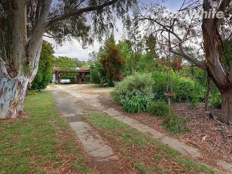 136 Bank Street, Howlong NSW 2643