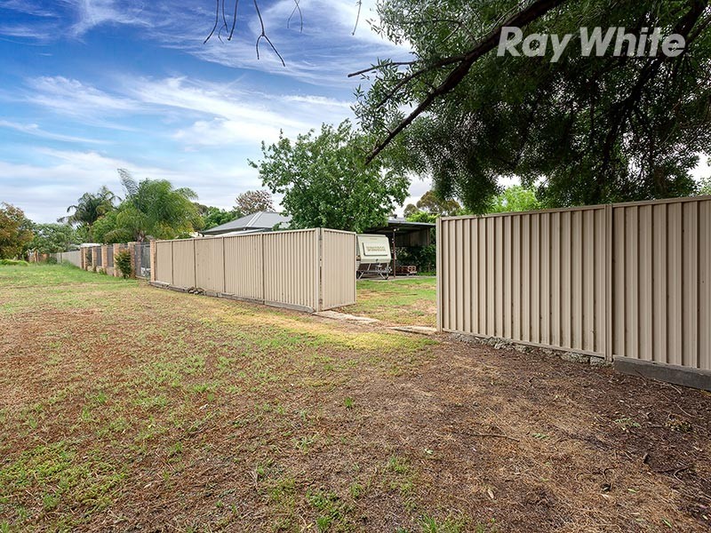 136 Bank Street, Howlong NSW 2643