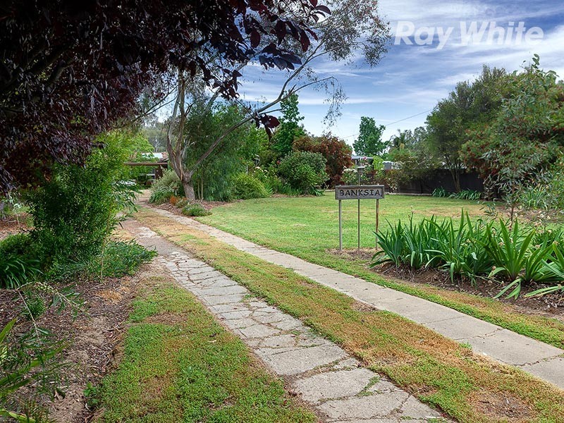 136 Bank Street, Howlong NSW 2643