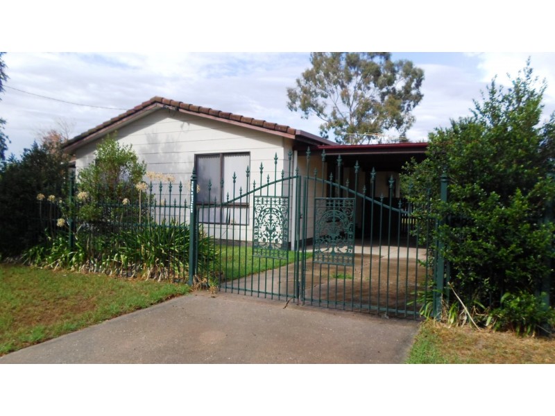 285 Clarence Street, Lavington NSW 2641