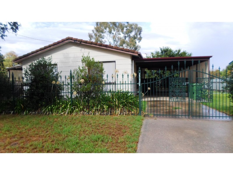 285 Clarence Street, Lavington NSW 2641