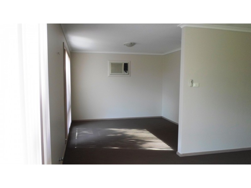 285 Clarence Street, Lavington NSW 2641
