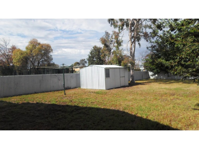 285 Clarence Street, Lavington NSW 2641
