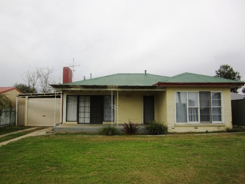 449 Kemp Street, Lavington NSW 2641