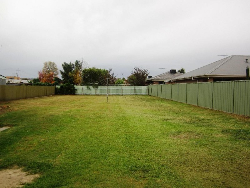 449 Kemp Street, Lavington NSW 2641