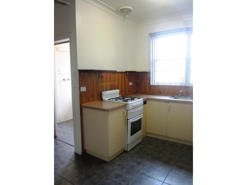 449 Kemp Street, Lavington NSW 2641