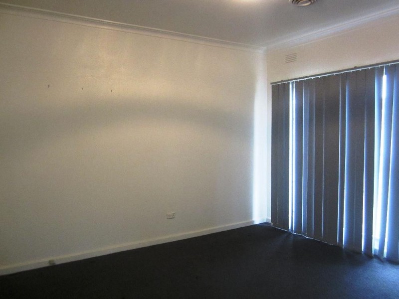449 Kemp Street, Lavington NSW 2641