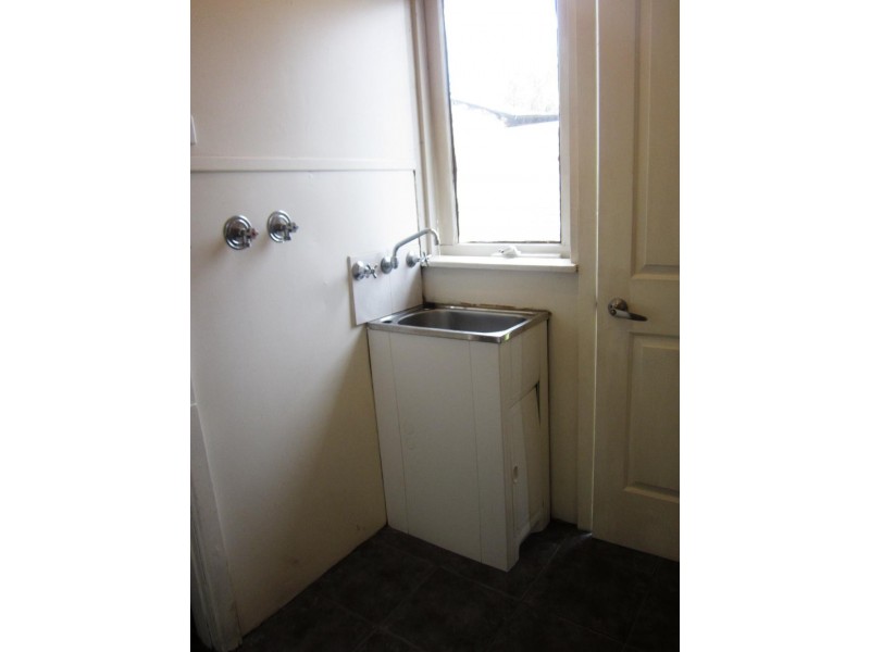 449 Kemp Street, Lavington NSW 2641
