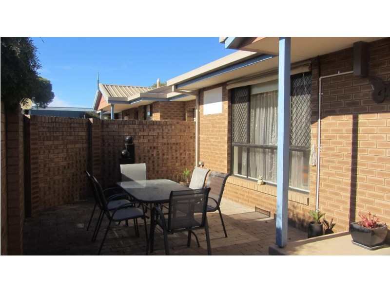 2/252 Olive Street, Albury NSW 2640