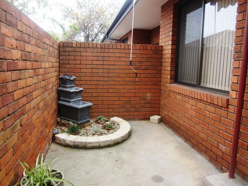 2/576 Ebden Street, Albury NSW 2640