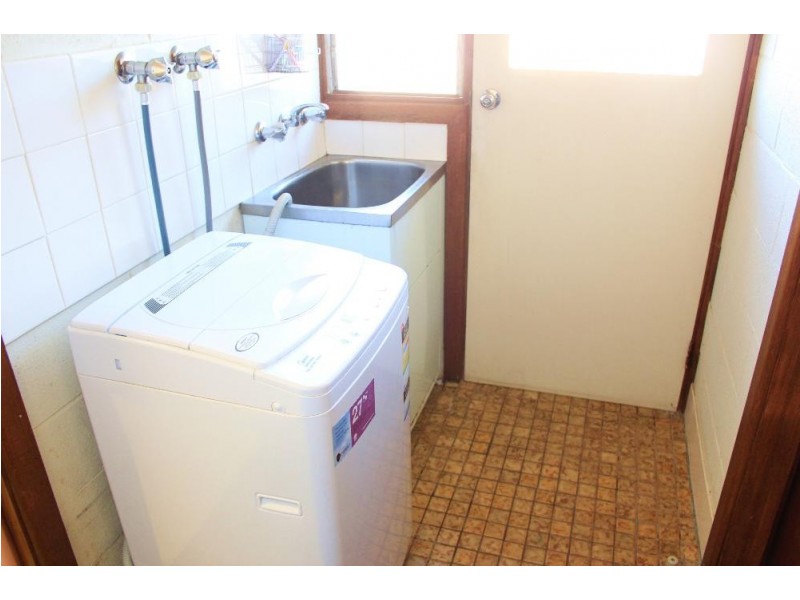 2/622 Prune Street, Lavington NSW 2641