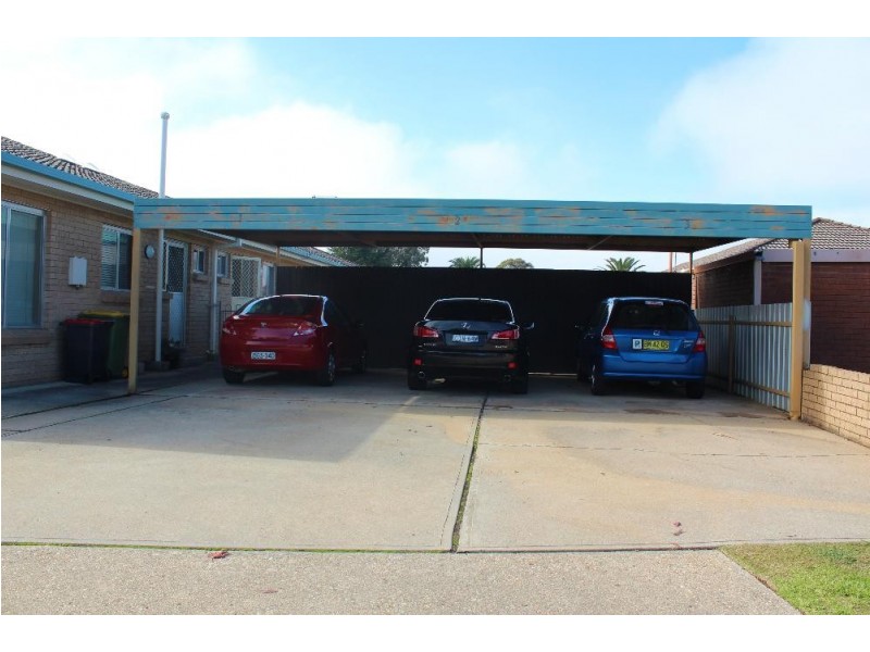 2/622 Prune Street, Lavington NSW 2641