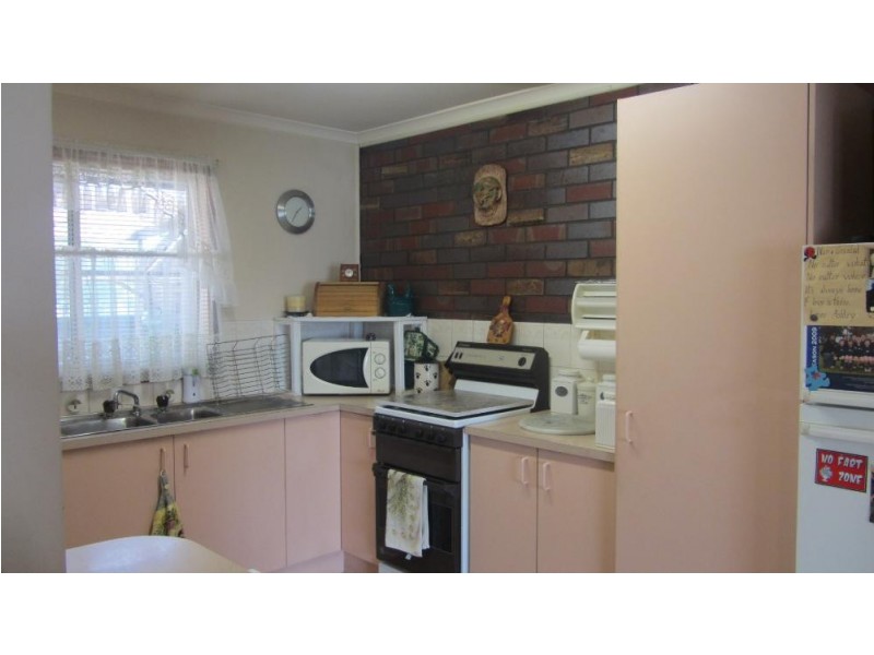 1 and 2/748 East Street, East Albury NSW 2640