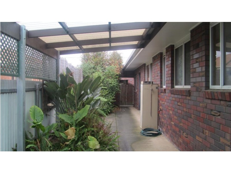 1 and 2/748 East Street, East Albury NSW 2640