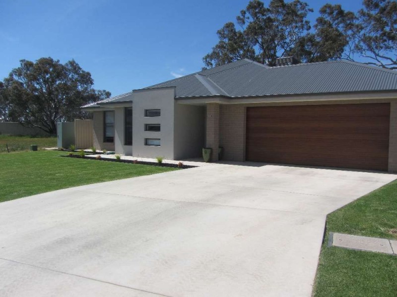 13 Pech Street, Jindera NSW 2642