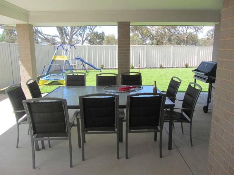 13 Pech Street, Jindera NSW 2642