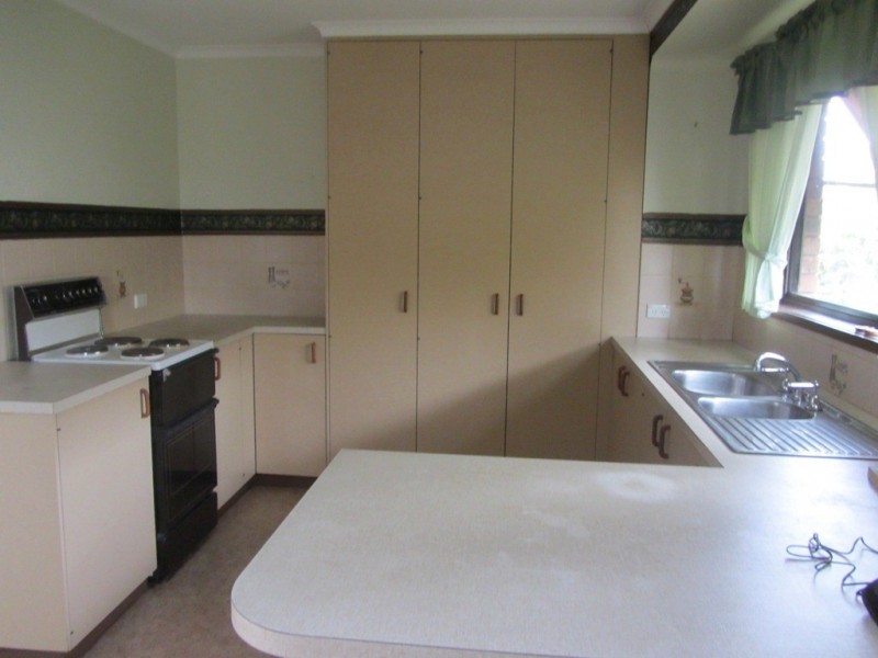 2/8 Brent Court, Lavington NSW 2641