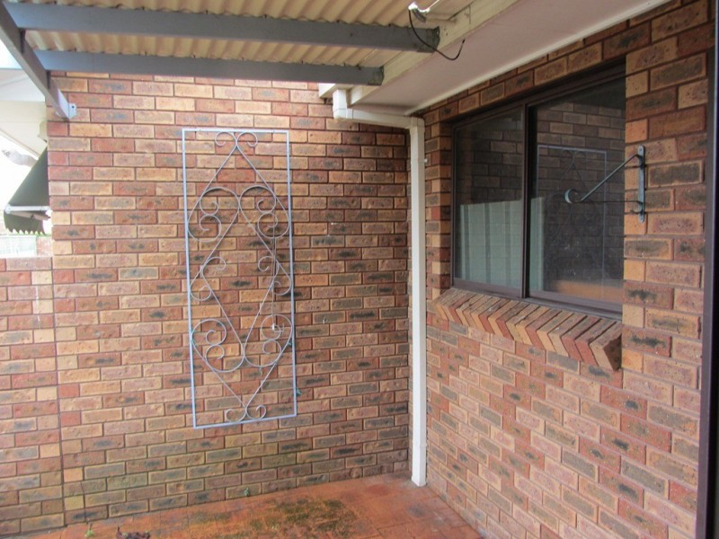 2/8 Brent Court, Lavington NSW 2641