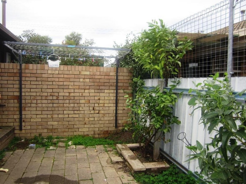 2/307 Moore Street, Lavington NSW 2641