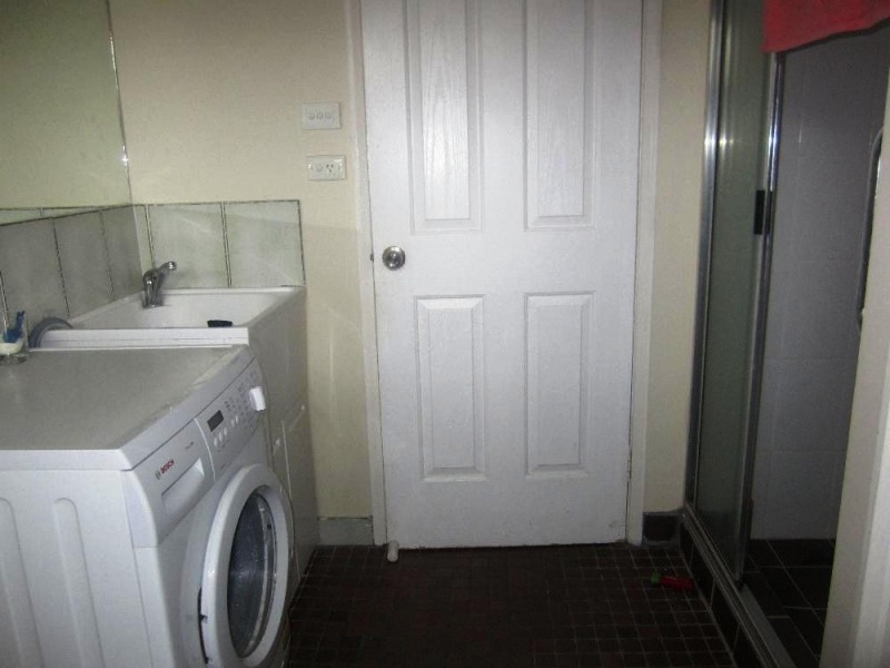 2/307 Moore Street, Lavington NSW 2641