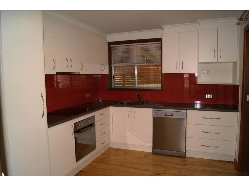 564 Woodbury Court, Lavington NSW 2641