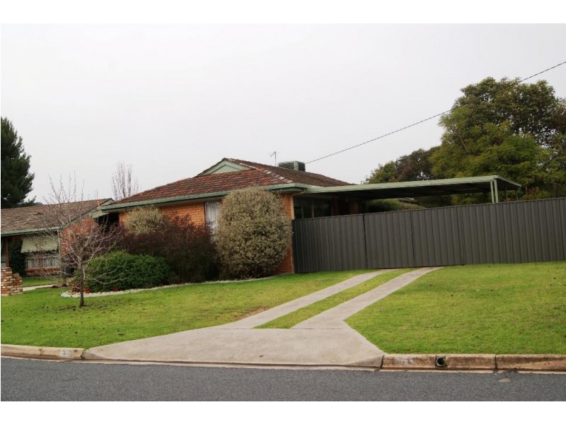 564 Woodbury Court, Lavington NSW 2641