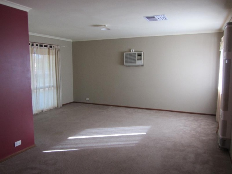 74 Bogong Street, Thurgoona NSW 2640