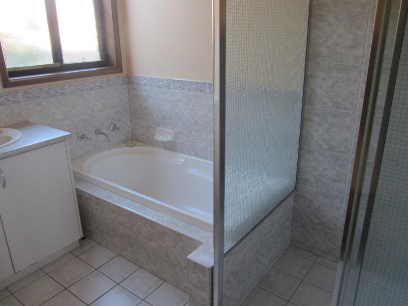 74 Bogong Street, Thurgoona NSW 2640