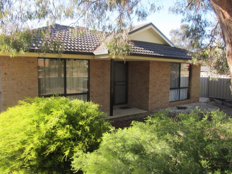 74 Bogong Street, Thurgoona NSW 2640