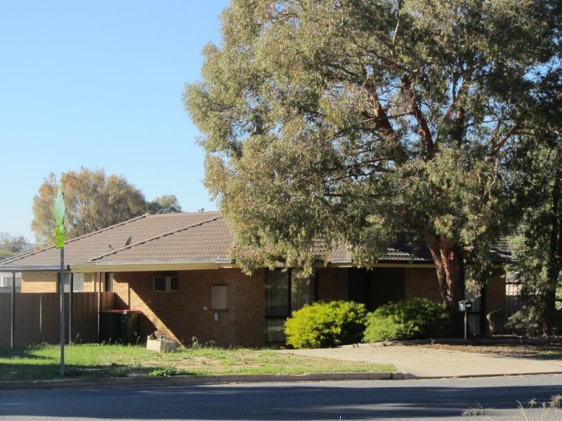 74 Bogong Street, Thurgoona NSW 2640