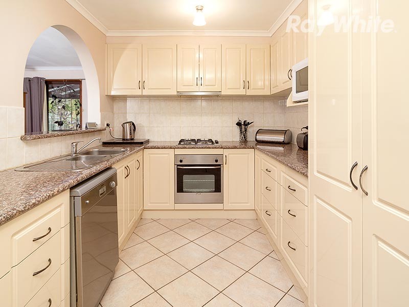 22 Lacebark Court, Thurgoona NSW 2640