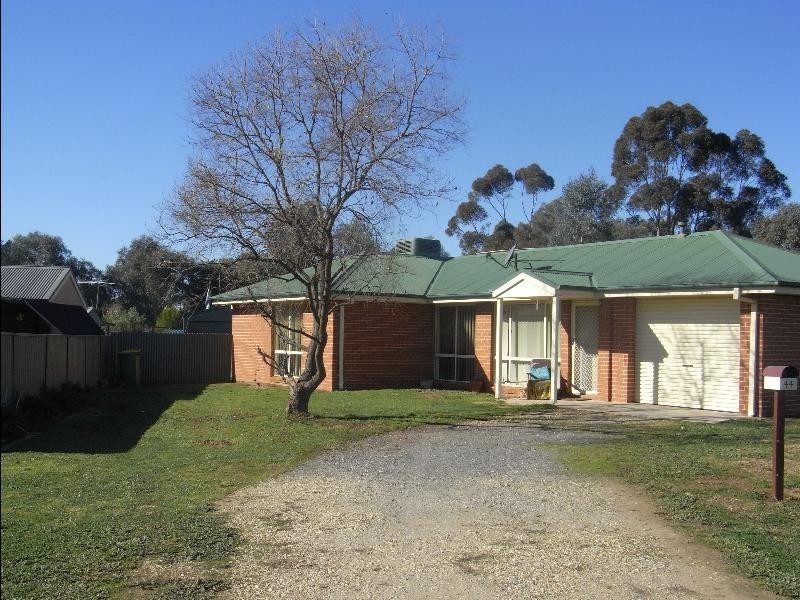 44 Larmer Street, Howlong NSW 2643