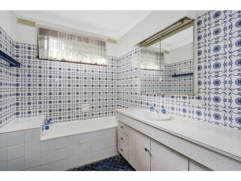 324 Tracy Street, Lavington NSW 2641