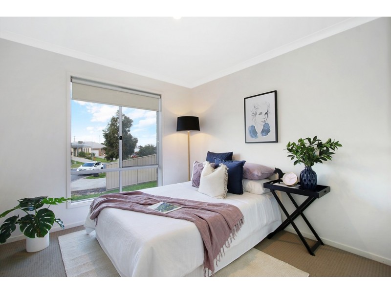 17 Chafia Place, Springdale Heights NSW 2641