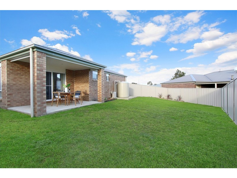 17 Chafia Place, Springdale Heights NSW 2641