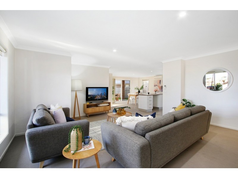 17 Chafia Place, Springdale Heights NSW 2641