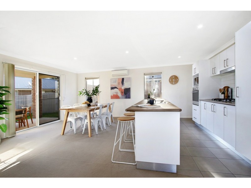 17 Chafia Place, Springdale Heights NSW 2641