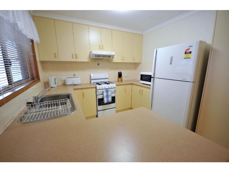9/381 Dick Road, Lavington NSW 2641