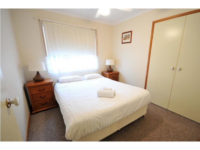 9/381 Dick Road, Lavington NSW 2641